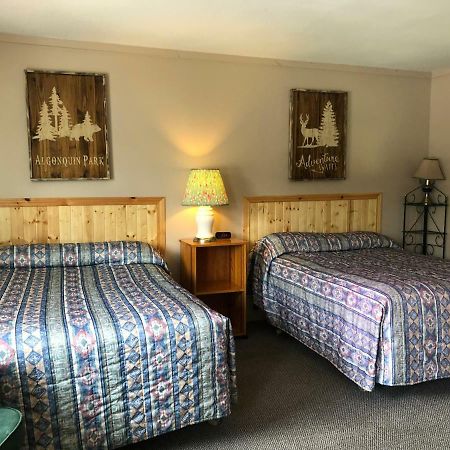 Dwight Village Motel Exterior foto